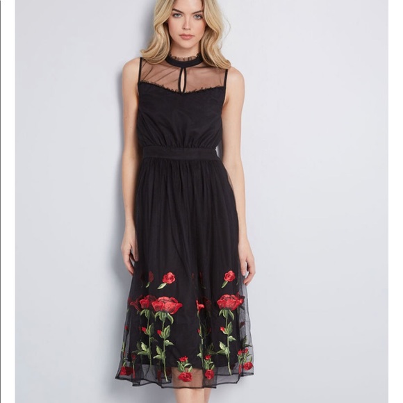 Modcloth Dresses & Skirts - 🥀 Stunning ModCloth rose embroidered dress